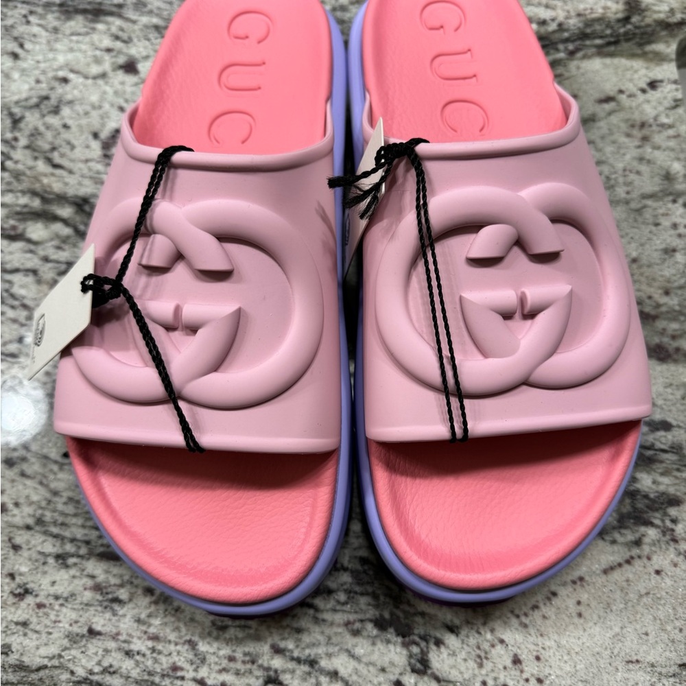Gucci- Interlocking G Platform Slides